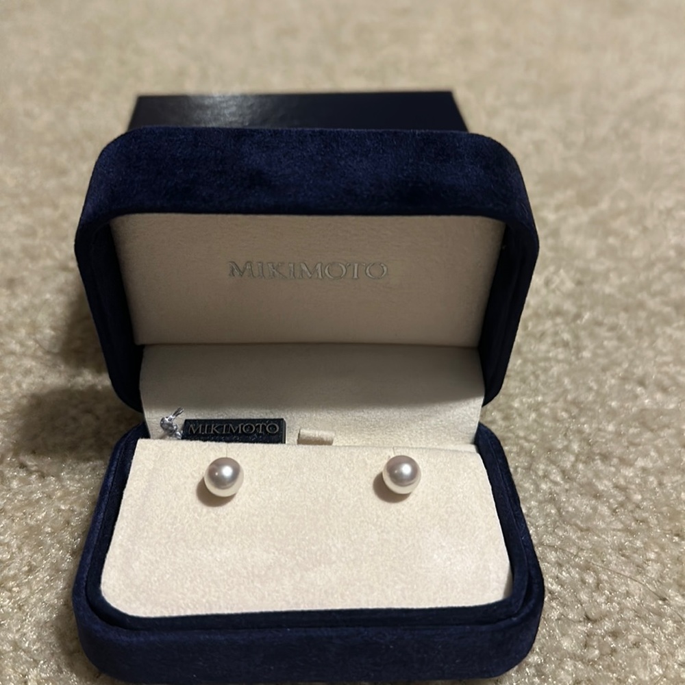 Mikimoto 18k white gold pearl earrings
